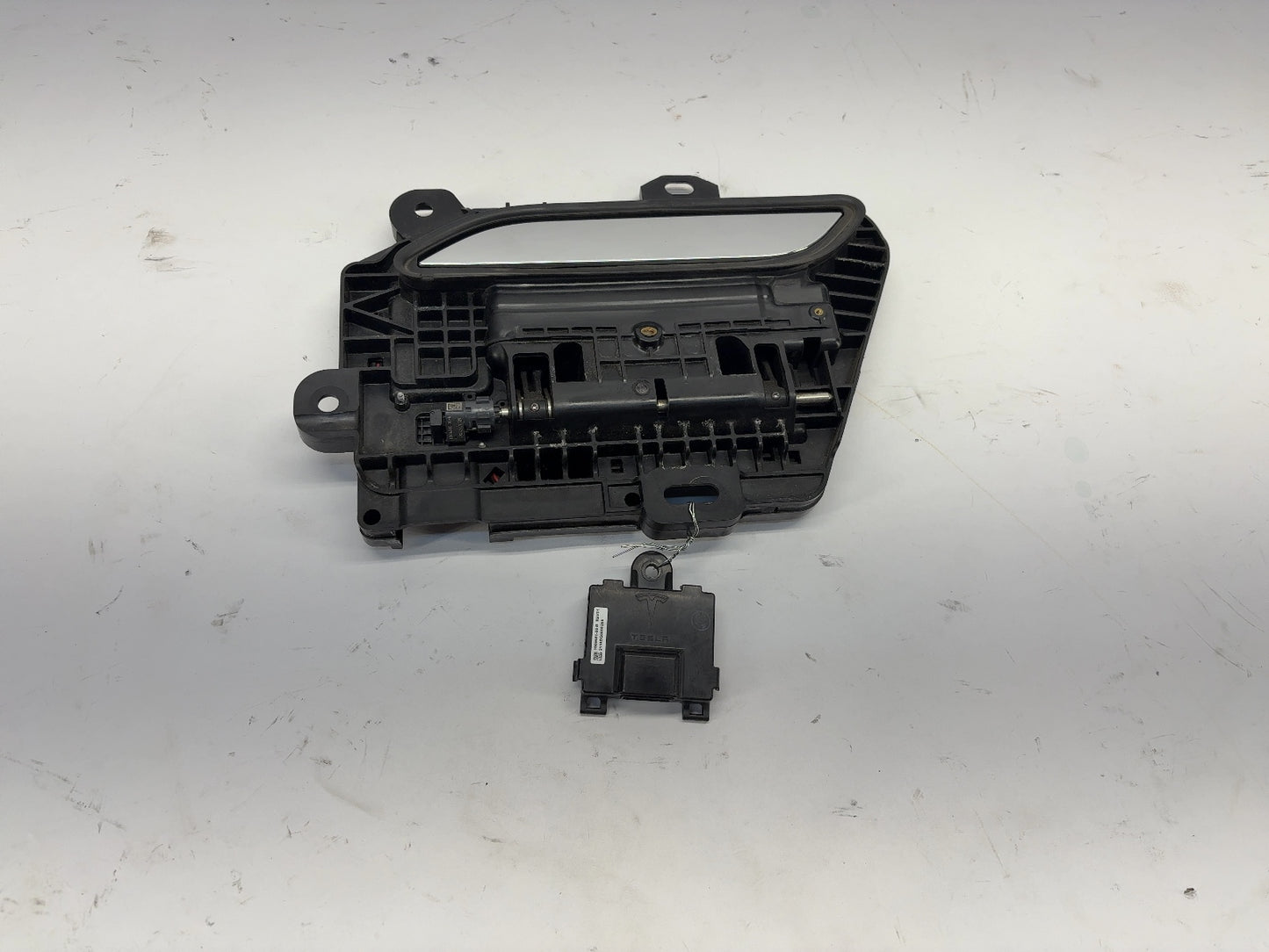 2019 Tesla Model S Front Exterior Handle Left Gen3 1100299-S0-A