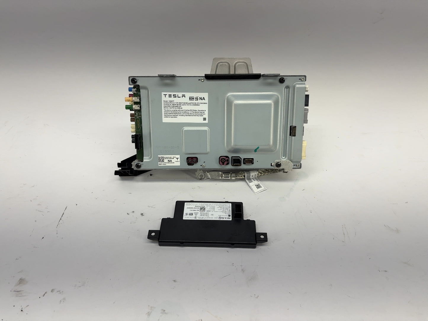 2021-2022 Tesla Model 3 Car Computer With Security Module 1566786-00-E