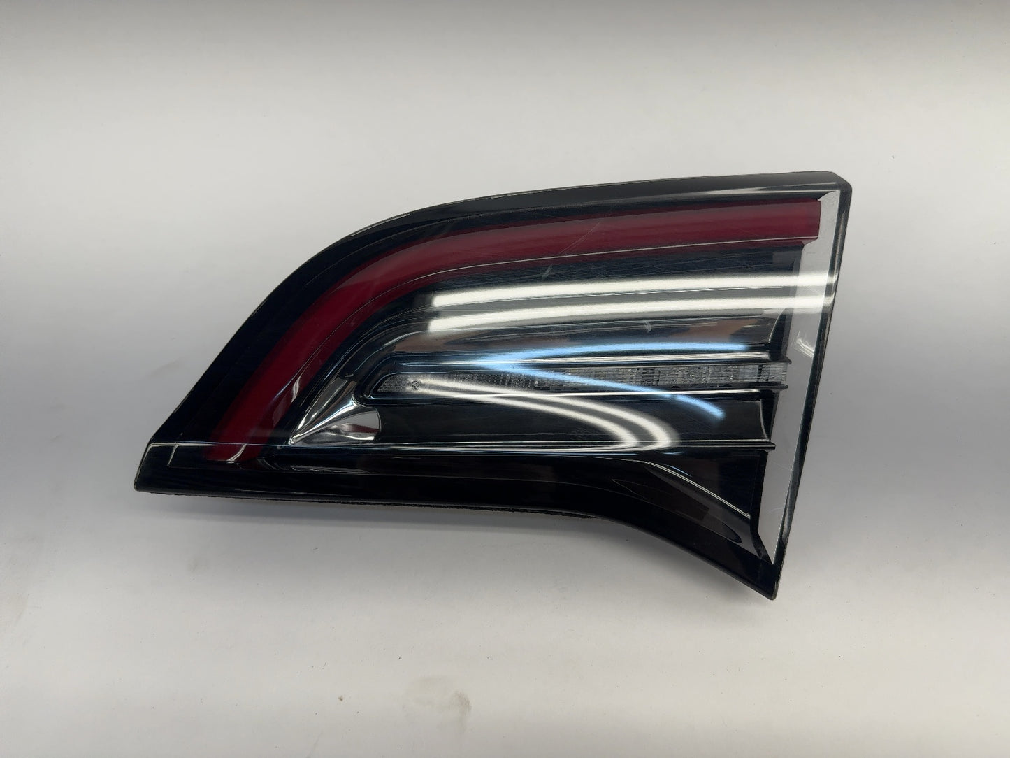 2018 Tesla Model 3 Tail Lamp Liftgate Trunk Right 1077402-00-D