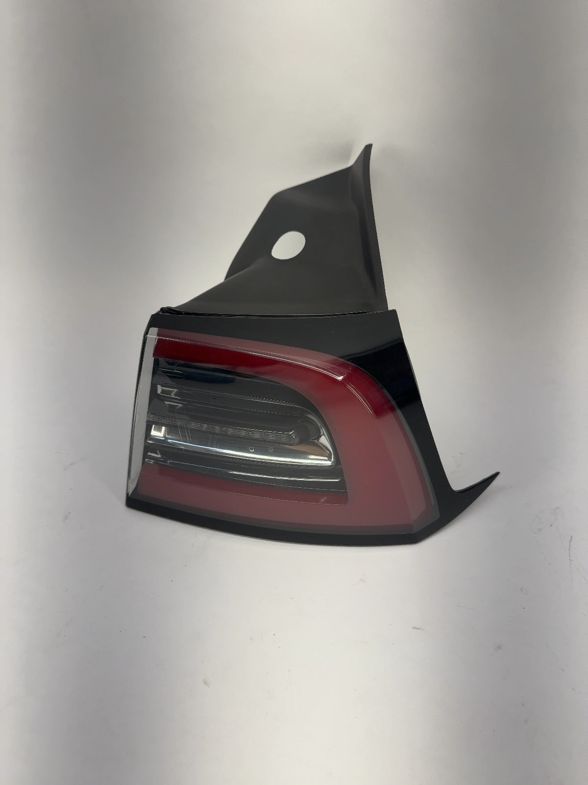 2021-2023 Tesla Model 3 Tail Lamp Rear Bodyside Right 1077398-00-H