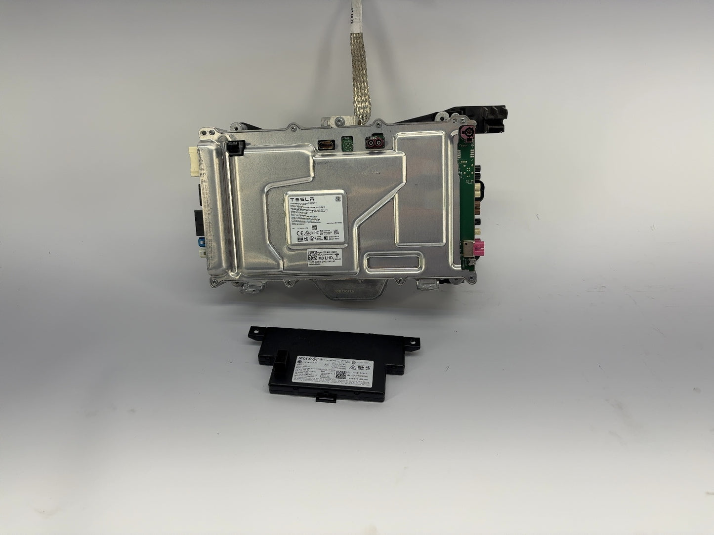 2022-2023 Tesla Model 3 Car Computer With Security Module 1681271-00-G