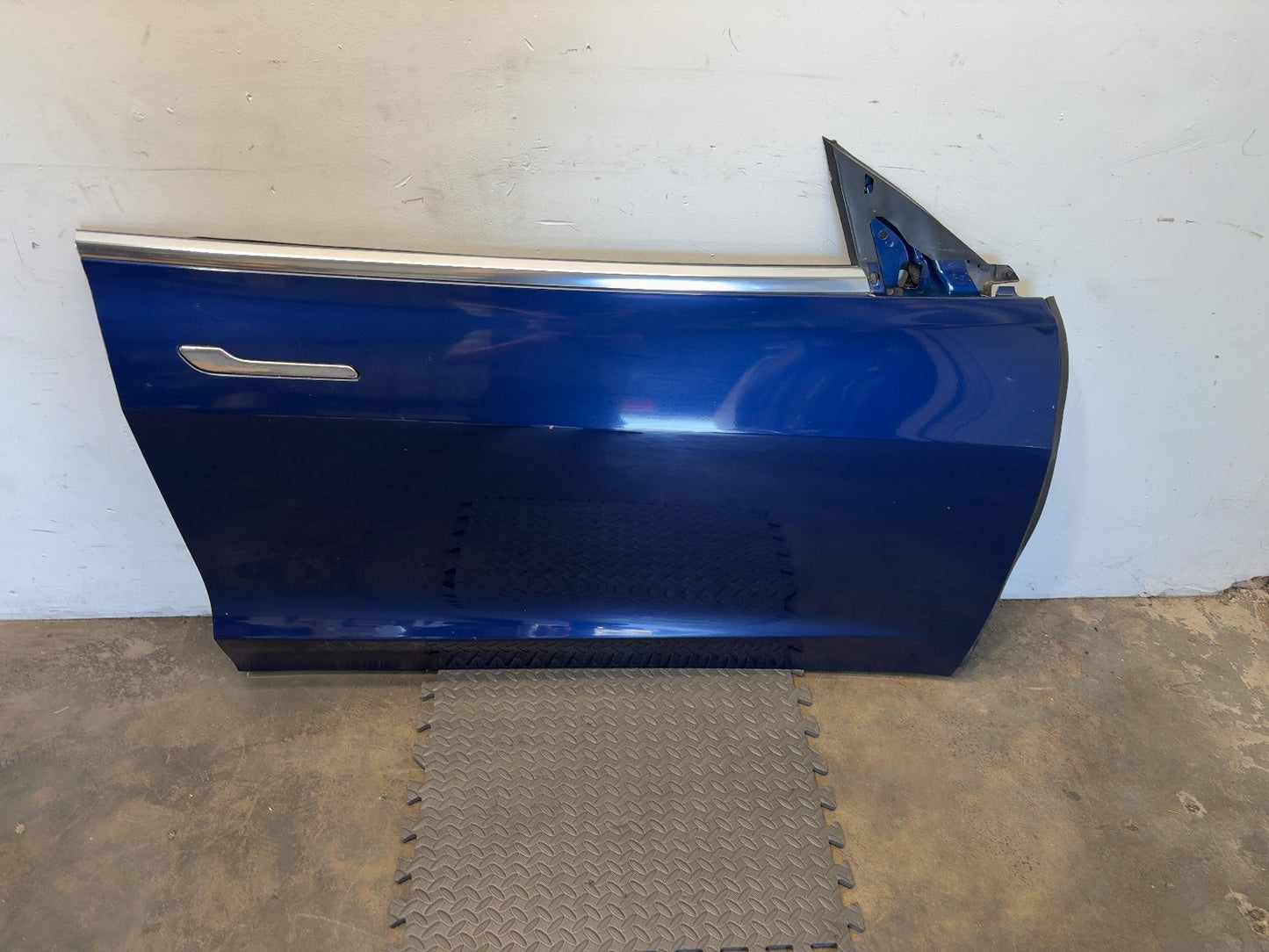 2018-2023 Tesla Model 3 Front Right Door Shell 1081420-E0-C