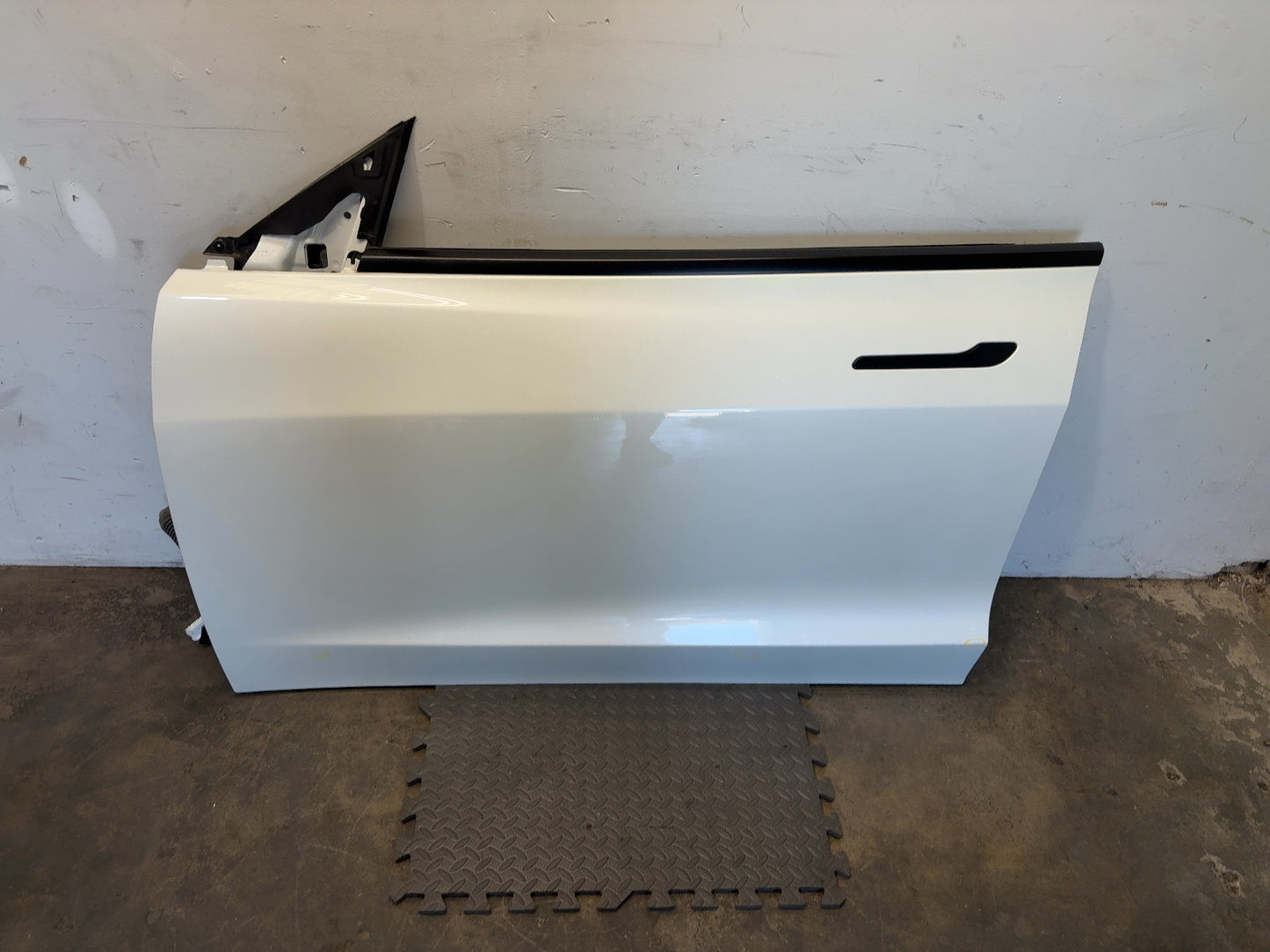 2018-2023 Tesla Model 3 Front Left Door Shell 1081421-E0-C