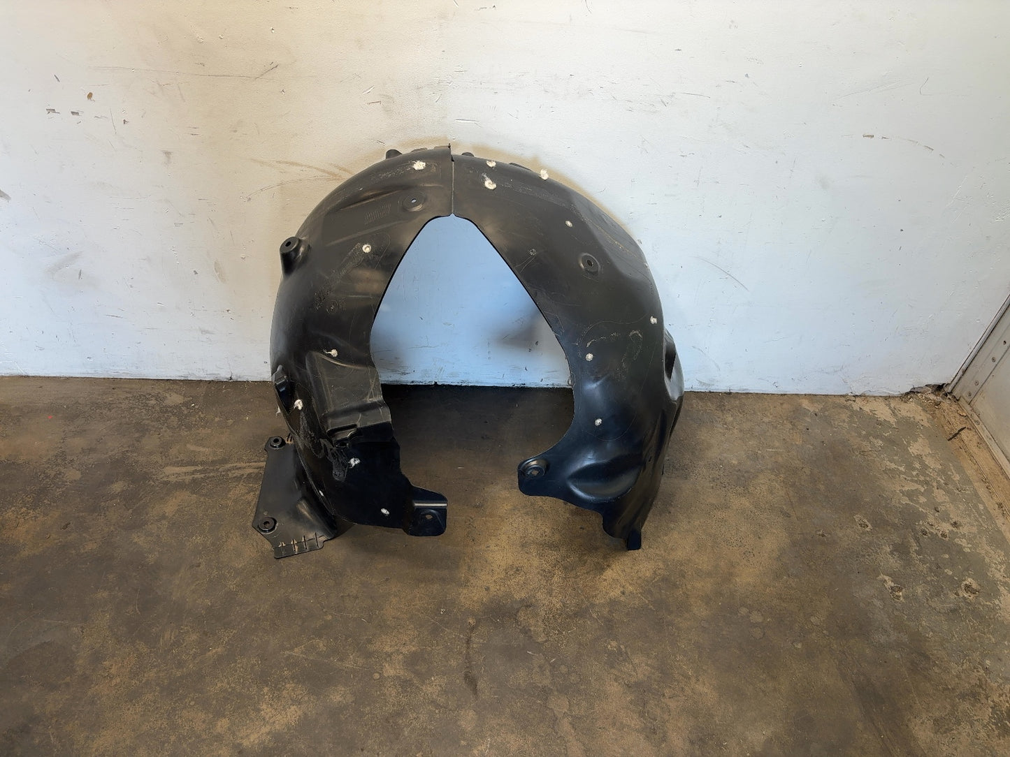 2026 Tesla Model Y Juniper Front Left Wheel Liner Note 1937545-00-A