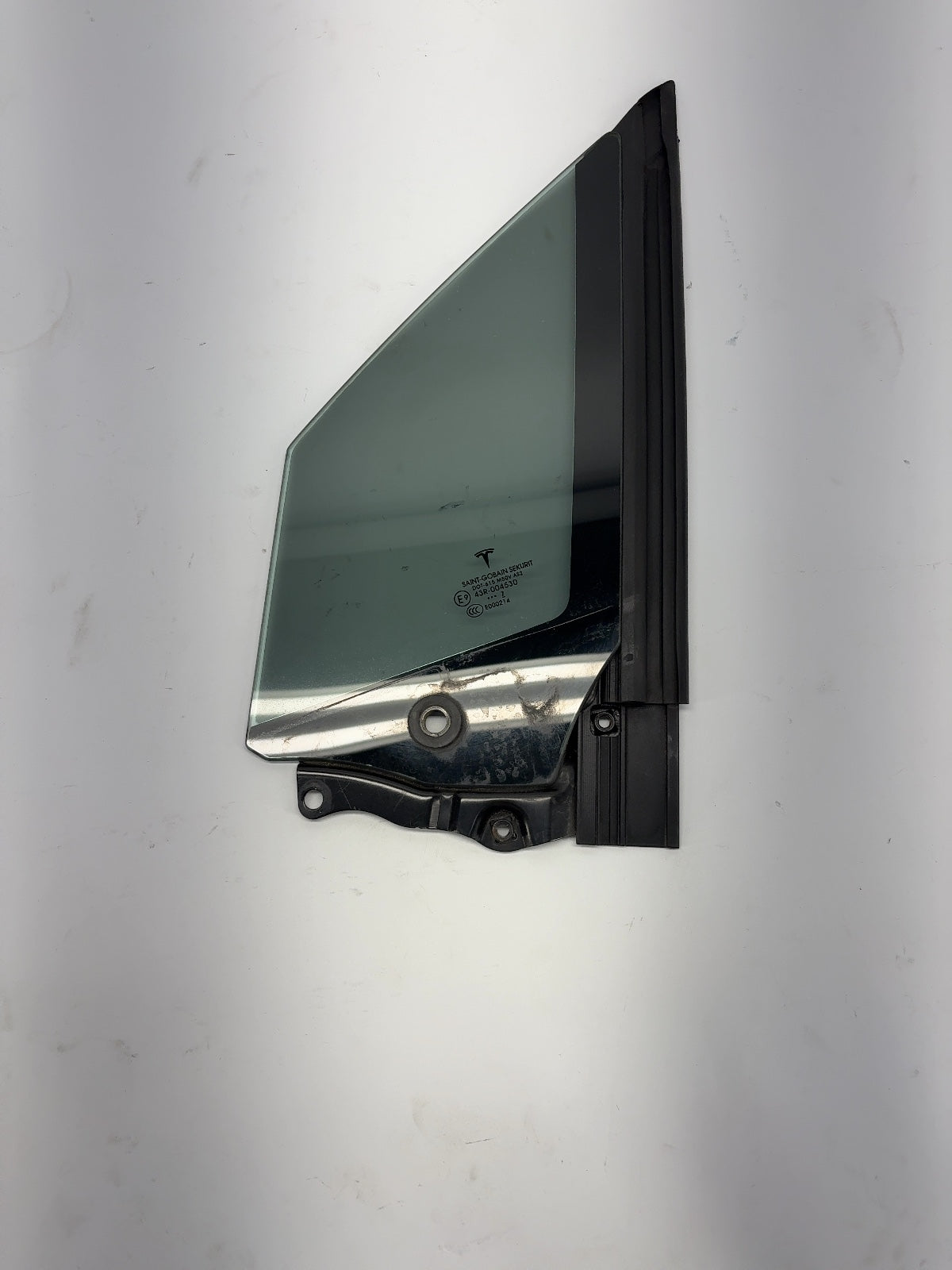 2017 Tesla Model X Glass Front Door Quarter Left 1043897-00-K