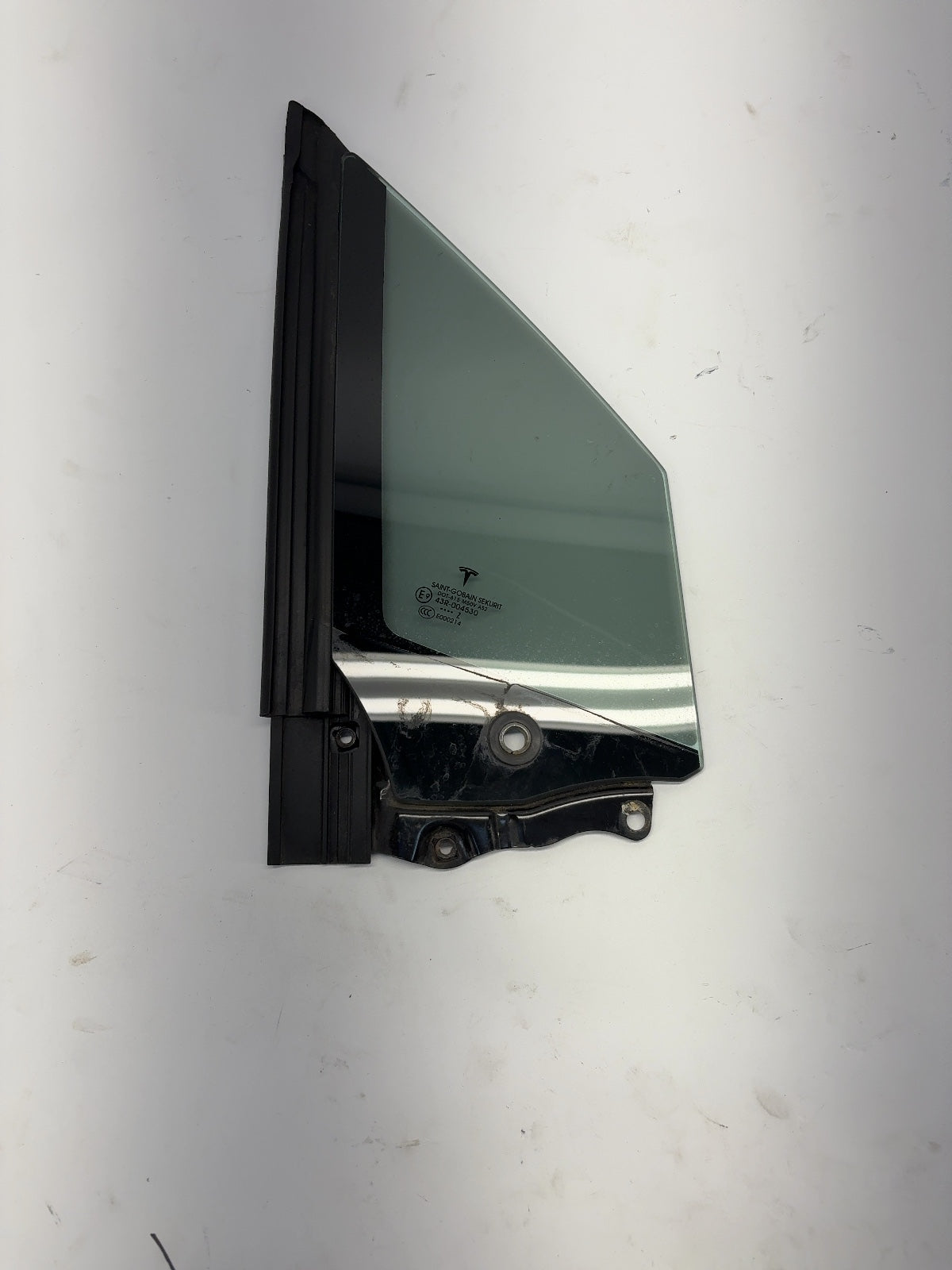 2017 Tesla Model X Glass Front Door Quarter Right 1043896-00-K
