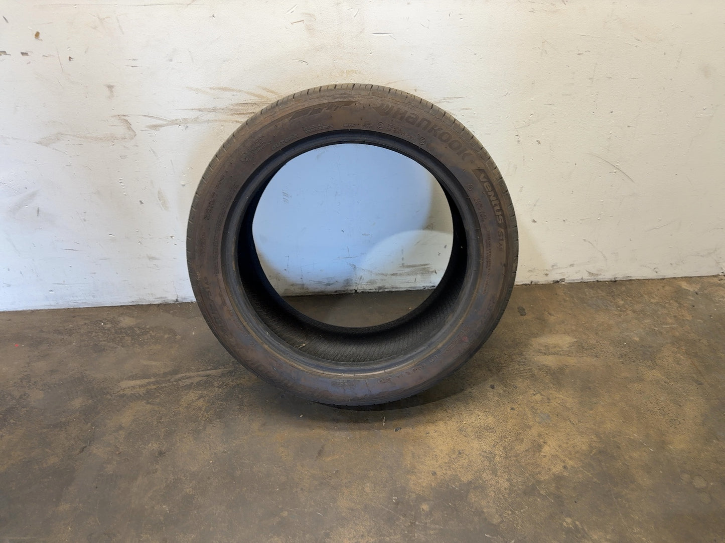 2024 Tesla Model 3 Highland Hankook Ventus S1 As 235/45r18 Tire 1344292-00-A