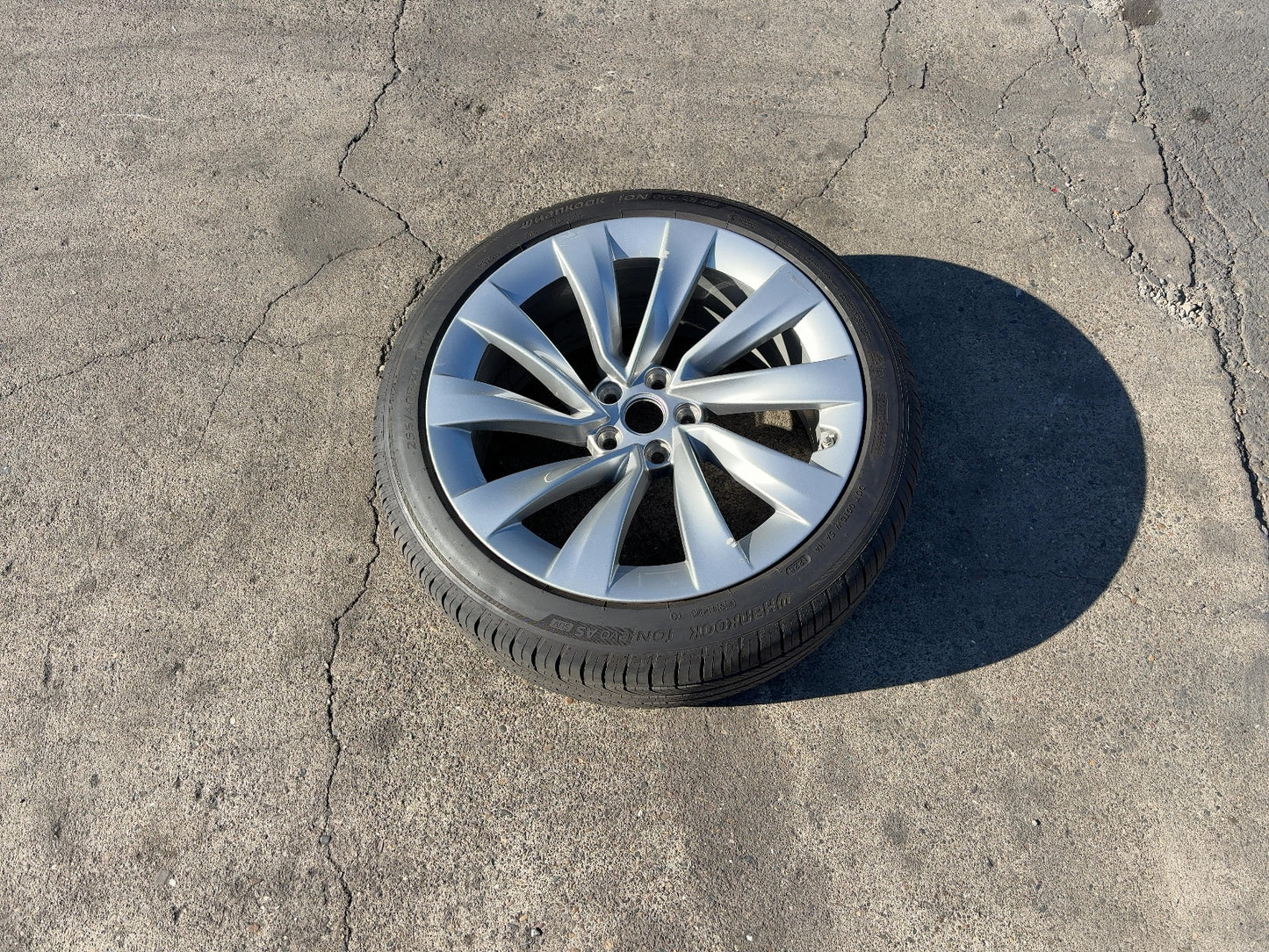 2025 Tesla Model Y Hankook - Ion Evo A/s 255/40r20 Wheel 2188243-00-A