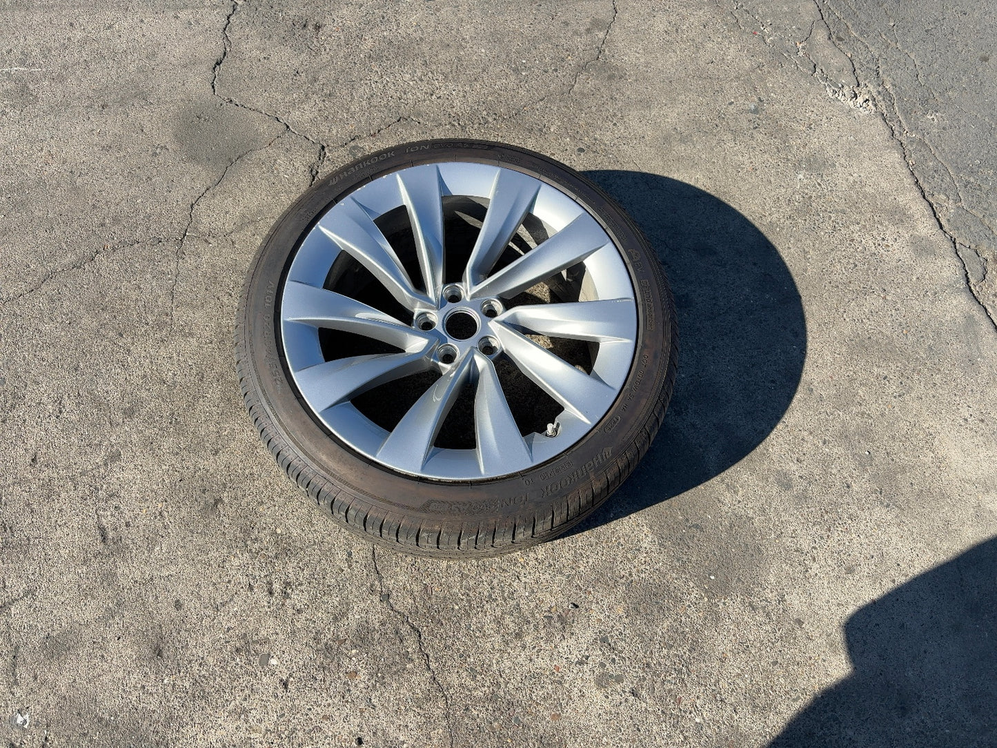 2025 Tesla Model Y Hankook - Ion Evo A/s 255/40r20 Wheel 2188243-00-A