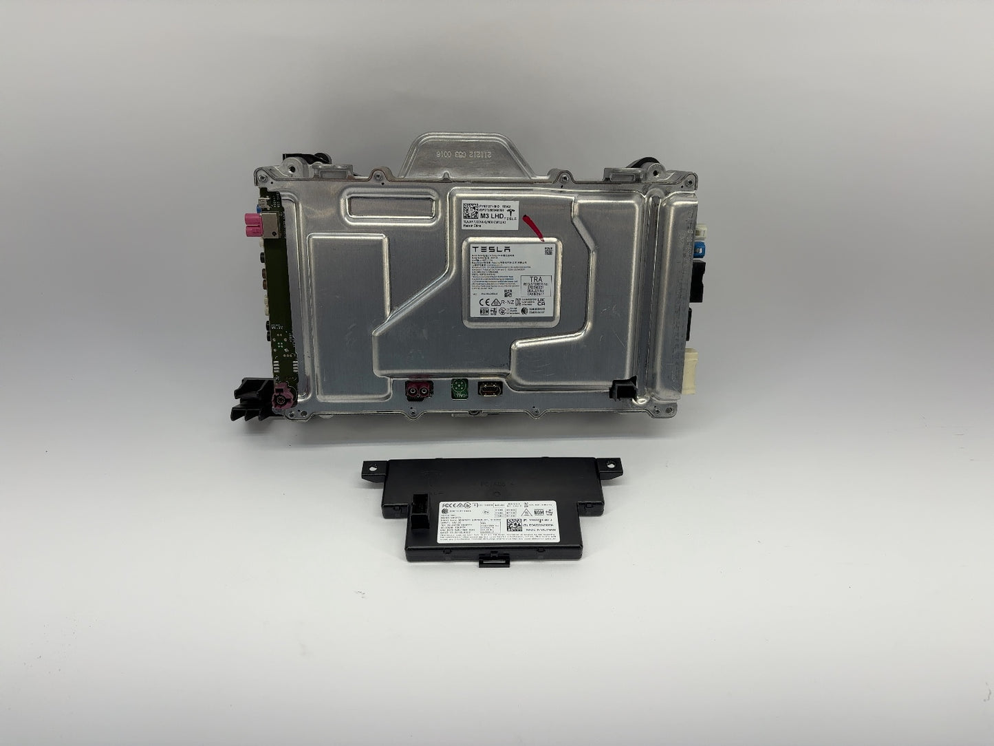 2022 Tesla Model 3 Car Computer With Security Module 1681271-00-D