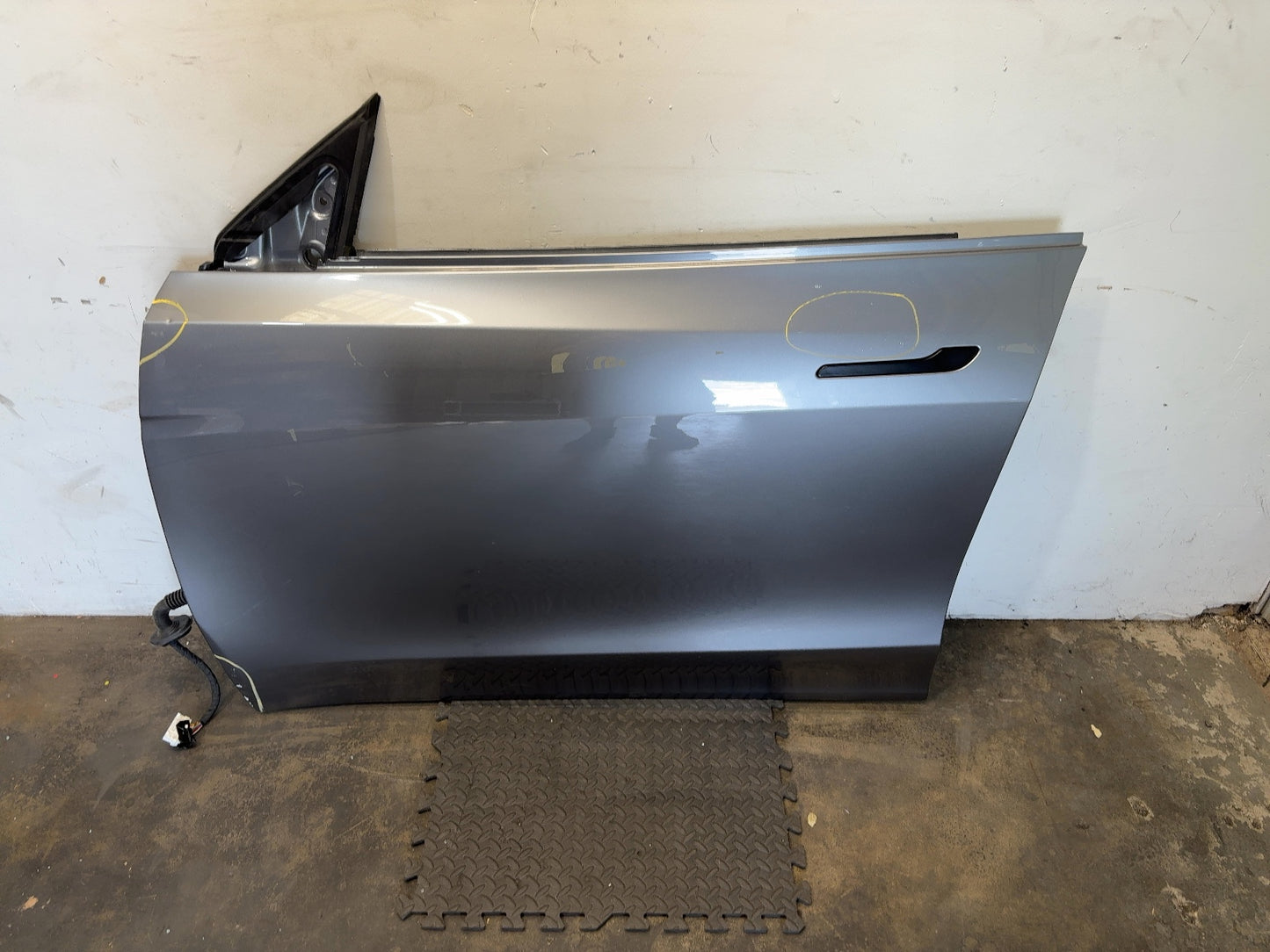 2020-2025 Tesla Model Y Front Left Door Shell 1505460-E0-A