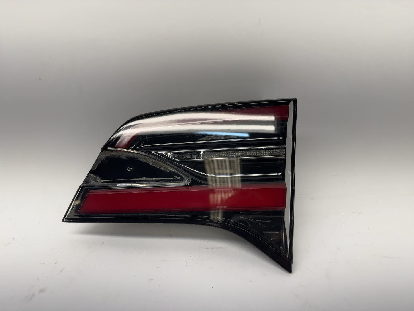 2018 Tesla Model X Tail Lamp Liftgate Right 1034337-00-B