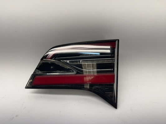2018 Tesla Model X Tail Lamp Liftgate Right 1034337-00-B