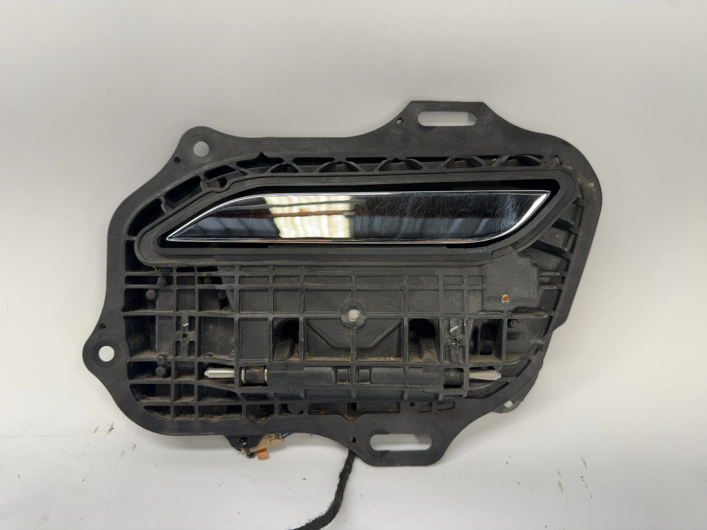 2015-2016 Tesla Model S Rear Left Exterior Door Handle 1007375-00-L