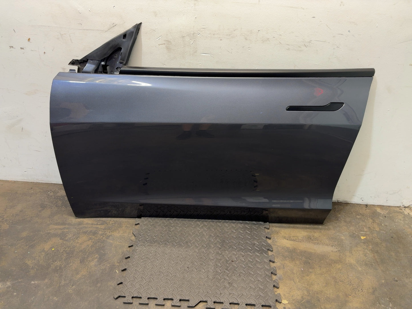 2018-2023 Tesla Model 3 Front Left Door Shell 1081421-E0-C