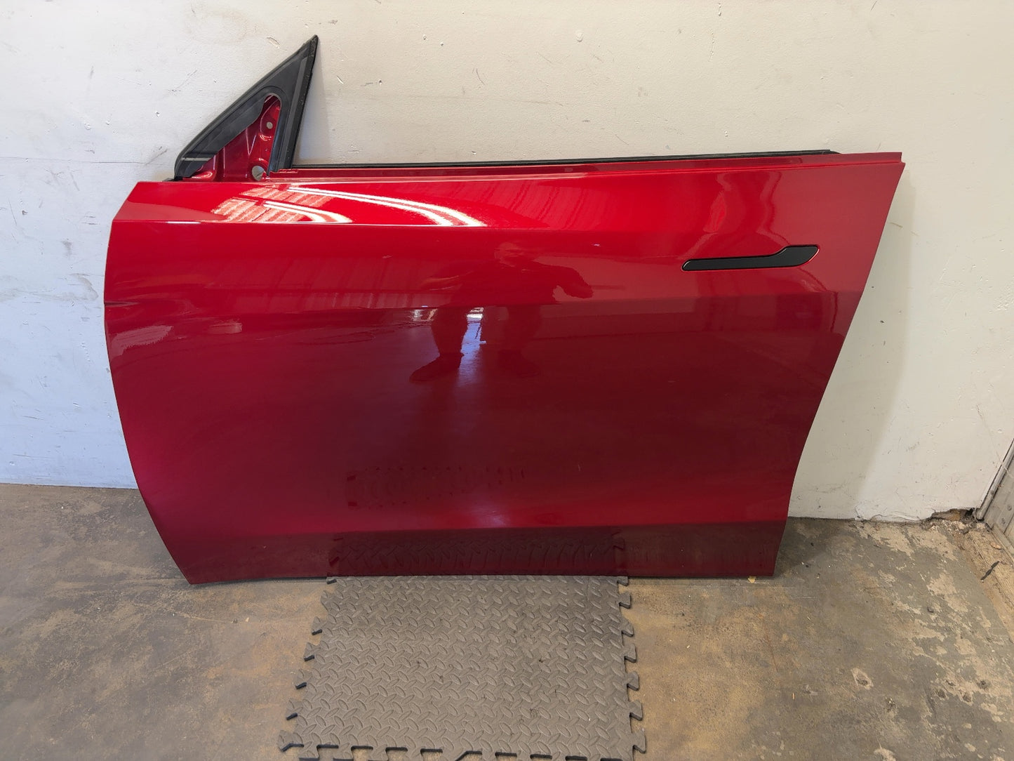 2026 Tesla Model Y Juniper Front Right Door Shell 2035501-E0-A