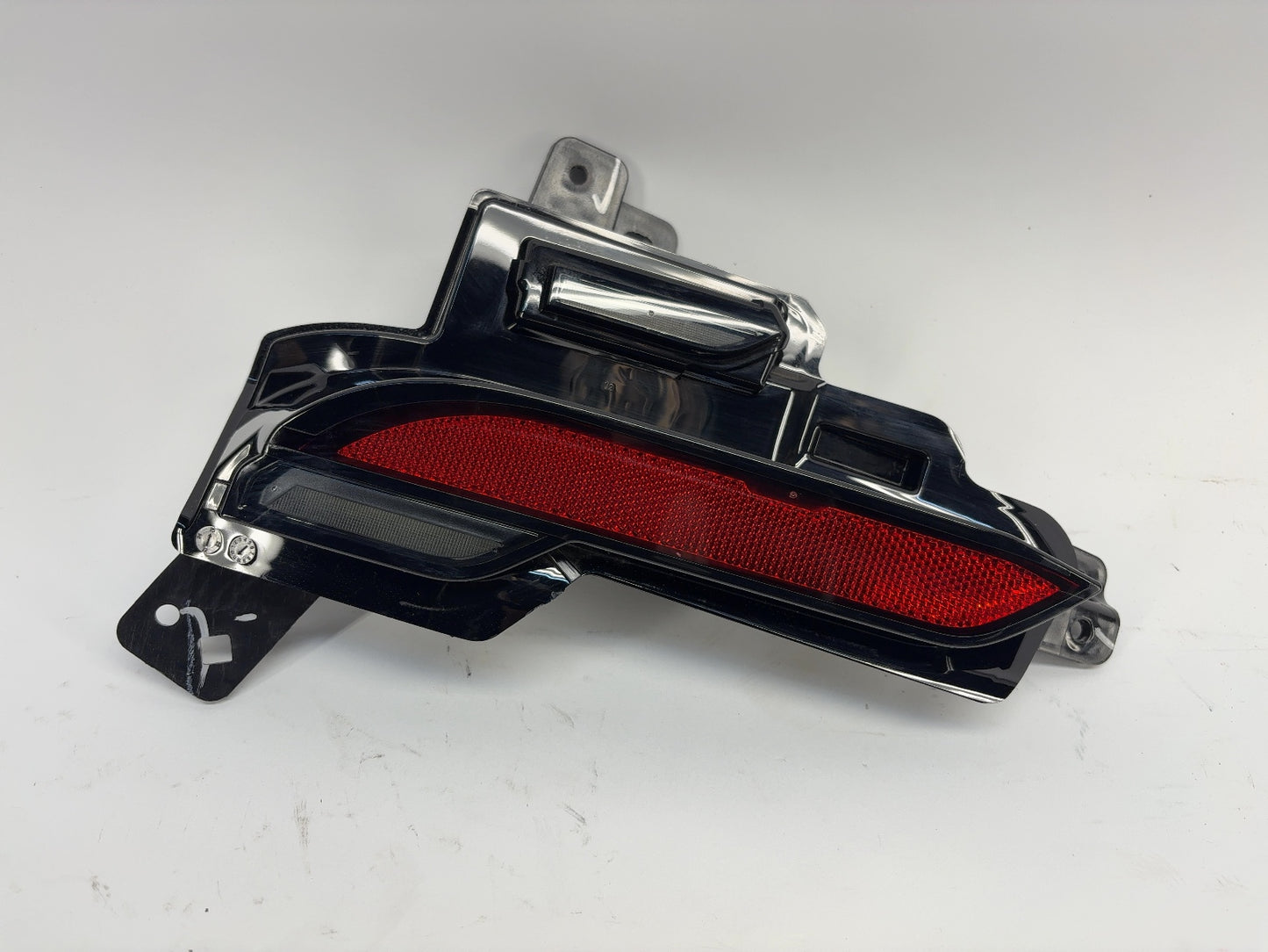 2025-2026 Tesla Model Y Juniper Rear Left Bumper Light 1979444-10-D