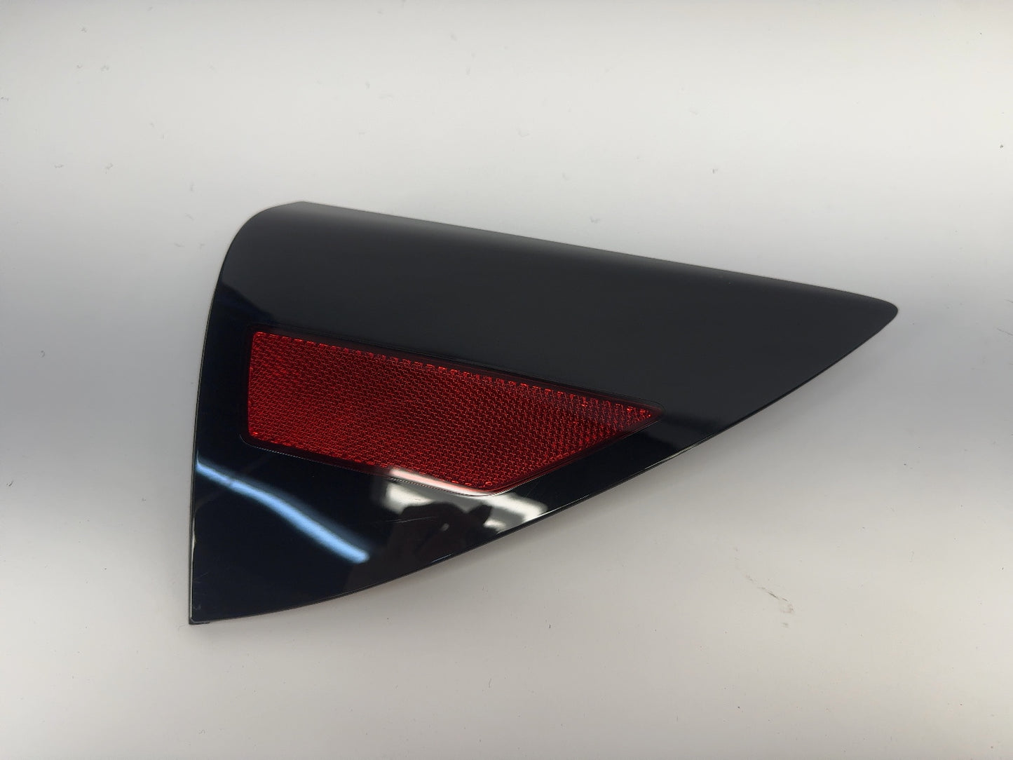 2026 Tesla Model Y Juniper Right Quarter Reflector 2029541-00-B