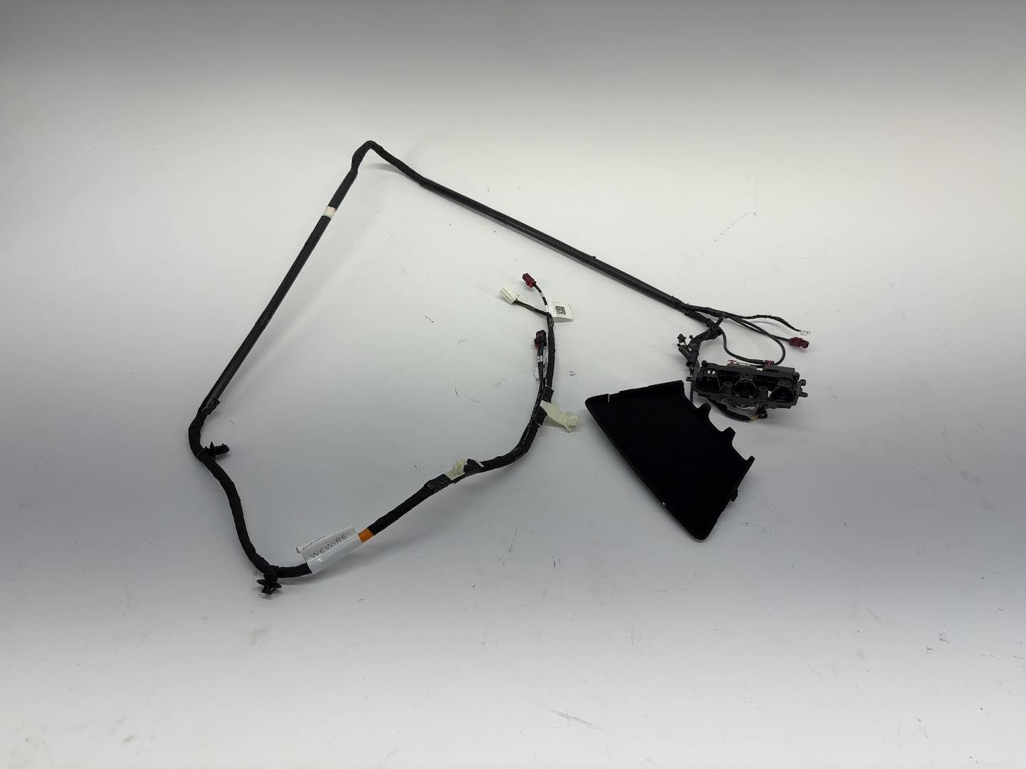 2026 Tesla Model Y Juniper Windshield Harness With Camera 1933918-00-B