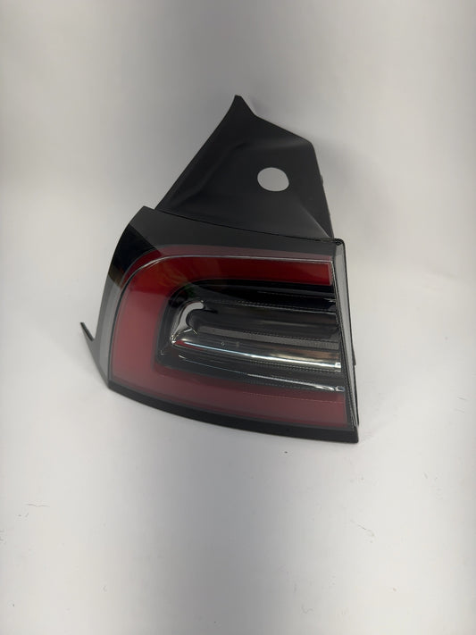 2021-2025 Tesla Model 3 Left Tail Lamp Quarter Mounted Global 1502086-00-D
