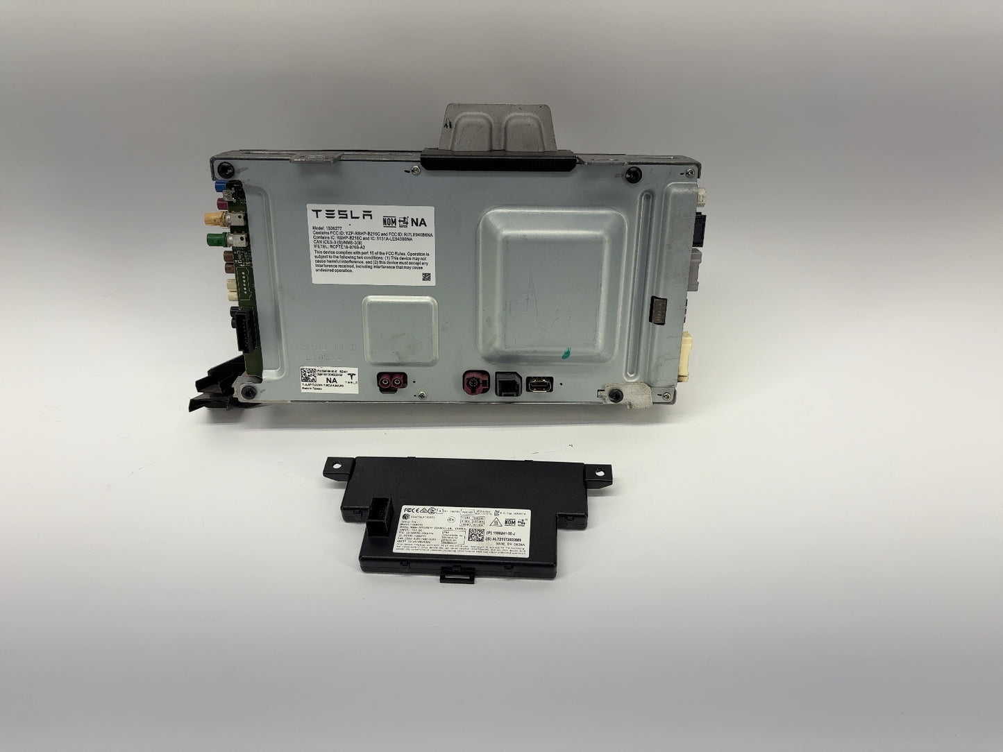 2021-2022 Tesla Model 3 Car Computer With Security Module 1566786-00-E