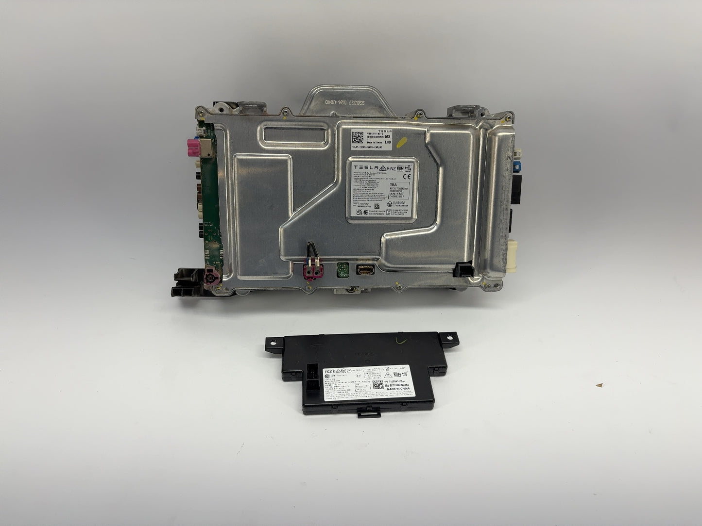 2022 Tesla Model 3 Car Computer With Security Module 1681271-00-D