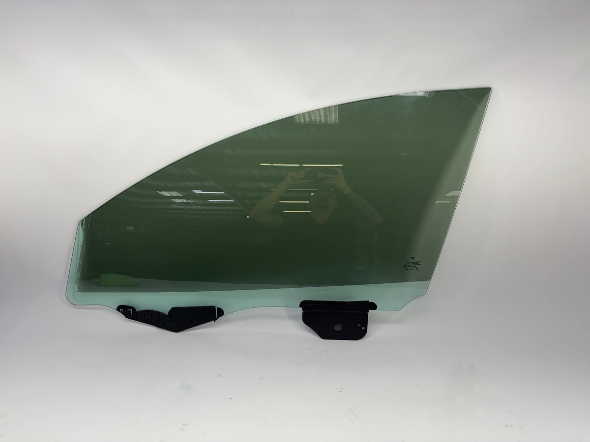 2021 Tesla Model Y Front Left Door Glass Laminated Note 1582616-99-A