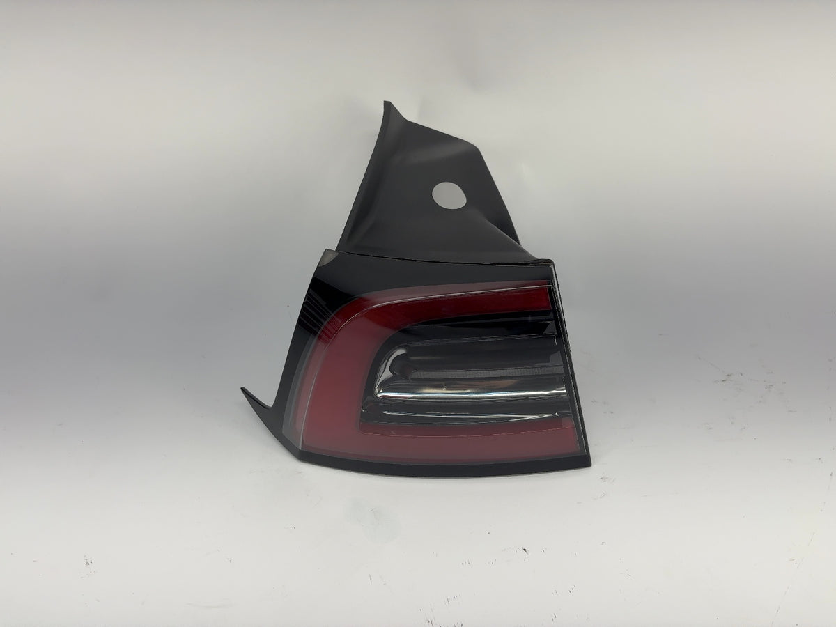 2021-2025 Tesla Model 3 Left Tail Lamp Quarter Mounted Global 1502086-00-D