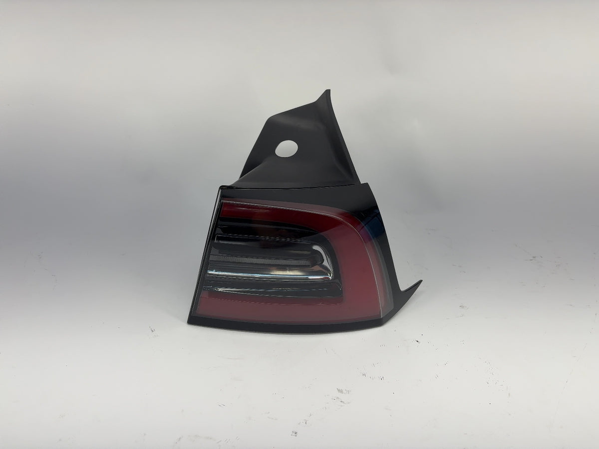 2021-2025 Tesla Model 3 Right Tail Lamp Quarter Mounted Global 1502087-00-D