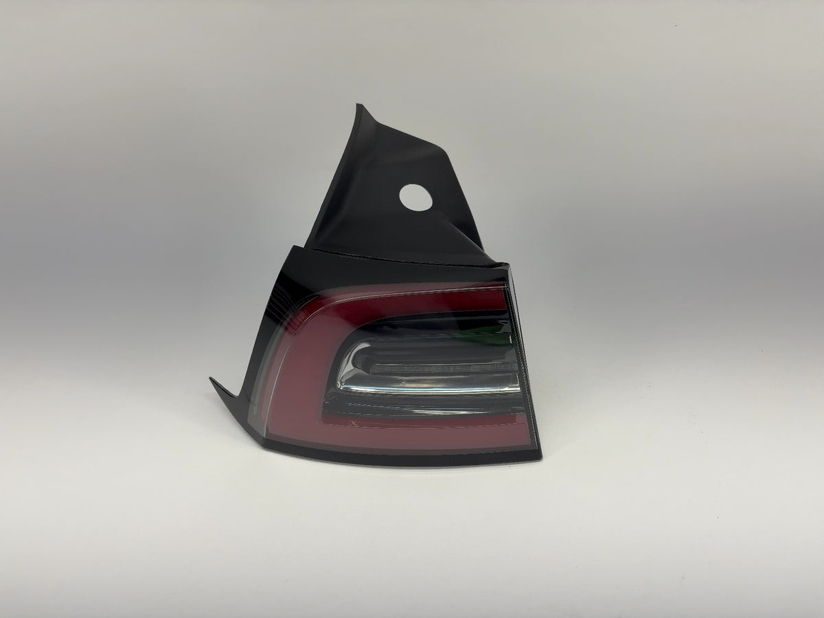 2018-2021 Tesla Model 3 Tail Lamp Rear Bodyside Left 1077397-00-G