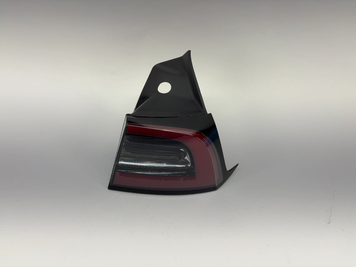 2018 Tesla Model 3 Tail Lamp Rear Bodyside Right 1077398-90-E