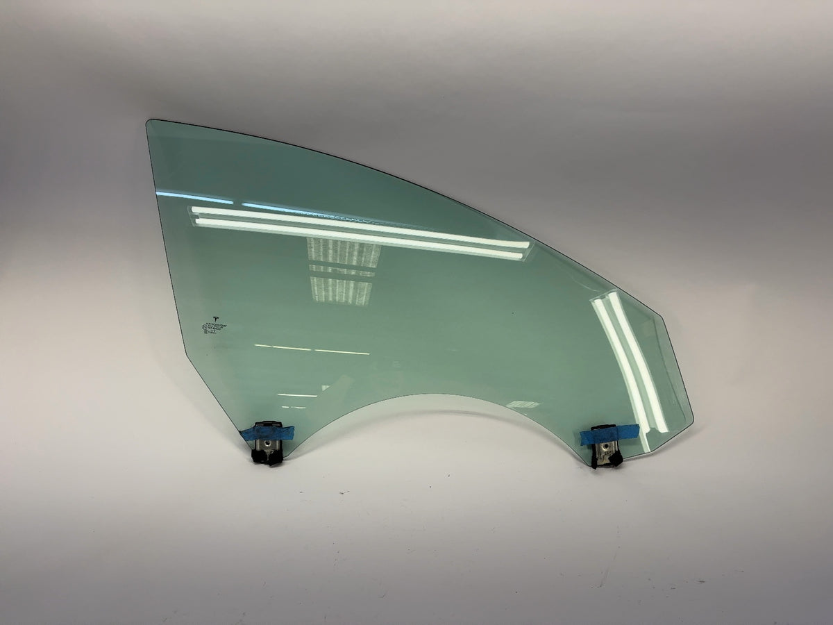 2018 Tesla Model 3 Front Right Door Glass 1077901-00-A