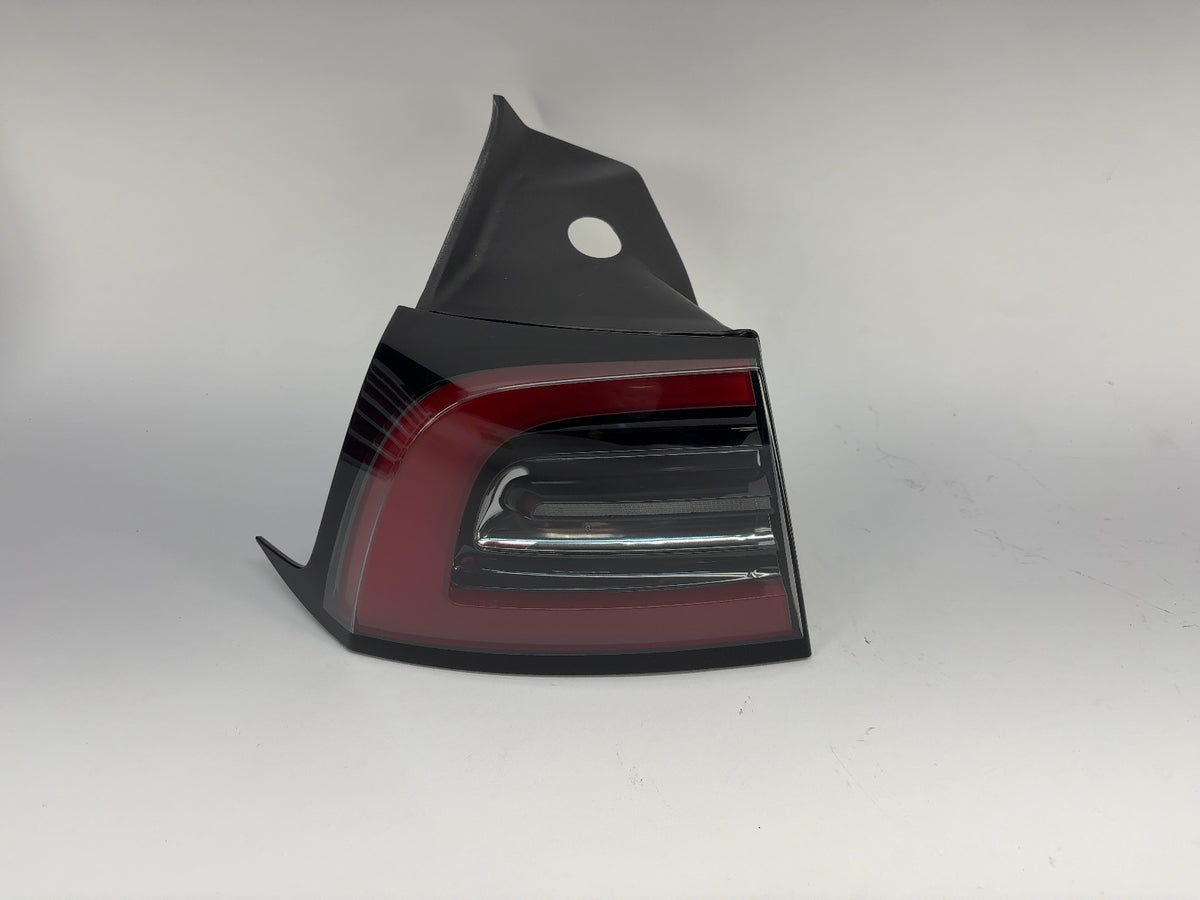 2021-2025 Tesla Model 3 Left Tail Lamp Quarter Mounted Global 1502086-00-D