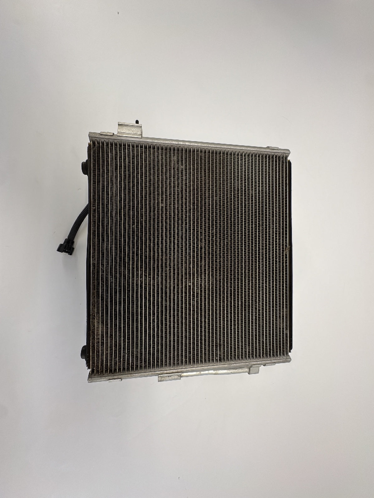 2013 Tesla Model S Left Condenser Fan Module 6007352-00-B