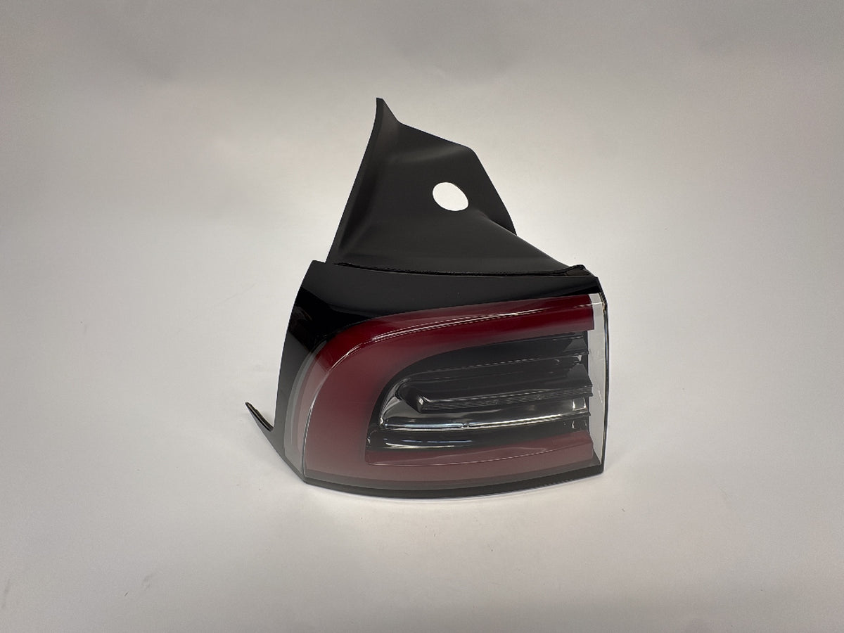 2020 Tesla Model 3 Tail Lamp Rear Bodyside Left 1077397-99-G