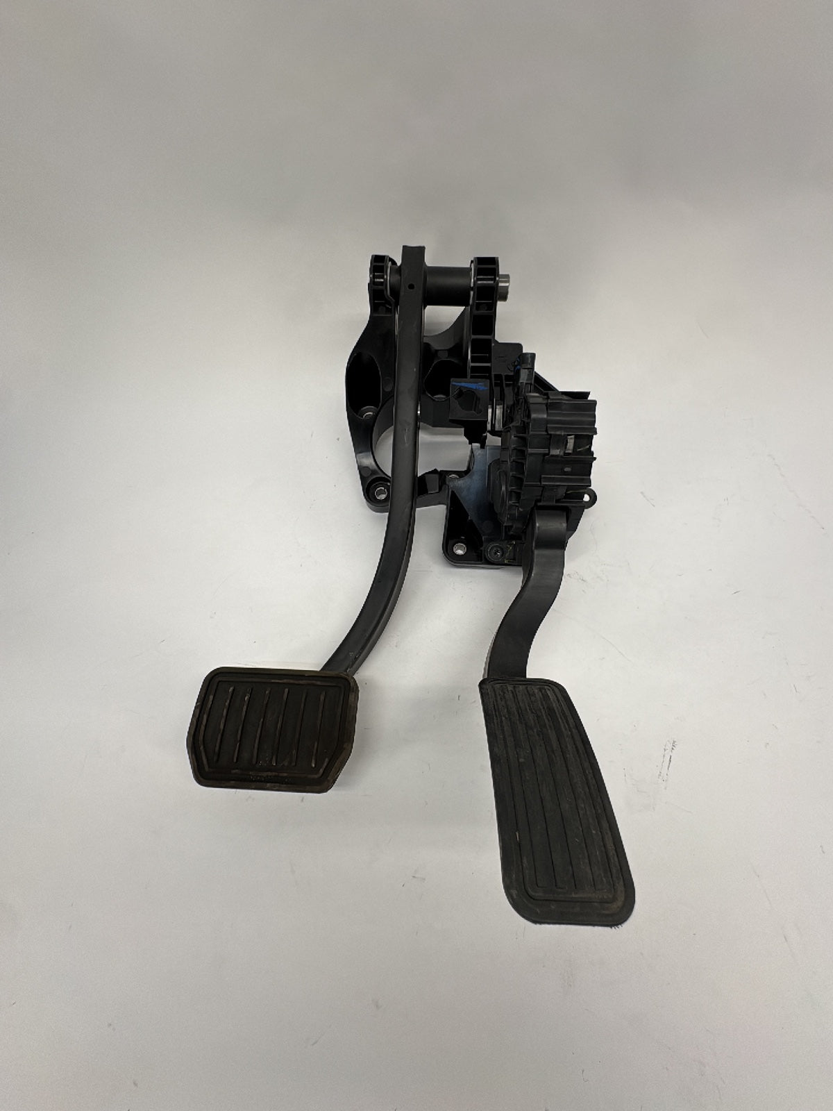 2026 Tesla Model 3 Highland Brake Pedal Assembly 1344691-00-B