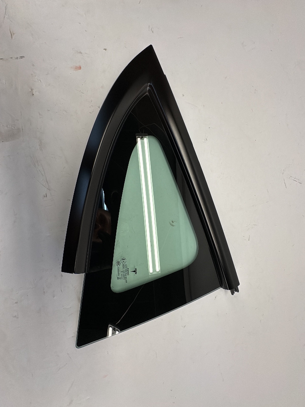 2021-2023 Tesla Model 3 Right Quarter Glass Note 1514979-01-C