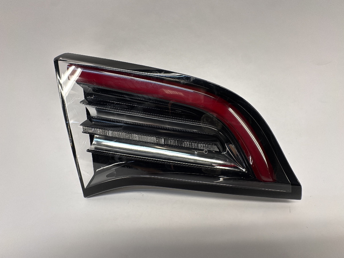 2021-2023 Tesla Model 3 Tail Lamp Liftgate Trunk Left 1077401-00-G