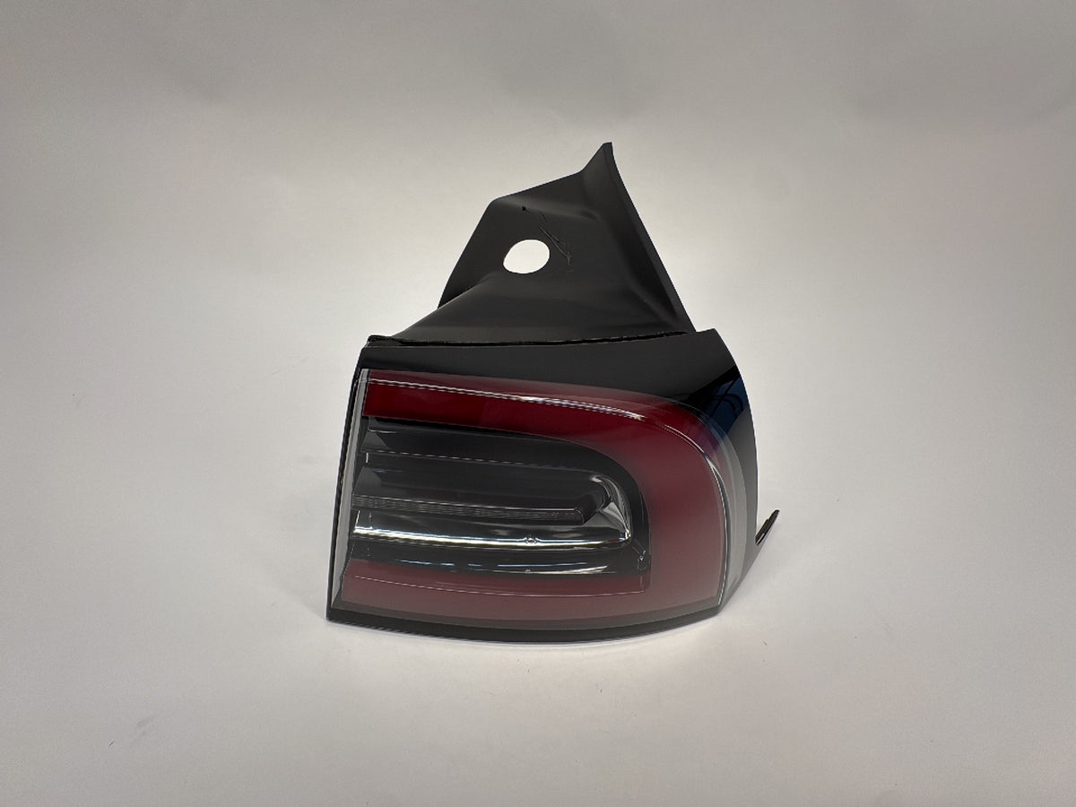 2020 Tesla Model 3 Tail Lamp Rear Bodyside Right 1077398-97-F
