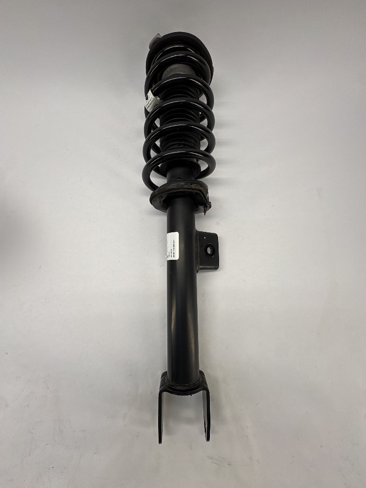 2020 Tesla Model 3 Front Right Strut Absorber 1044369-00-E