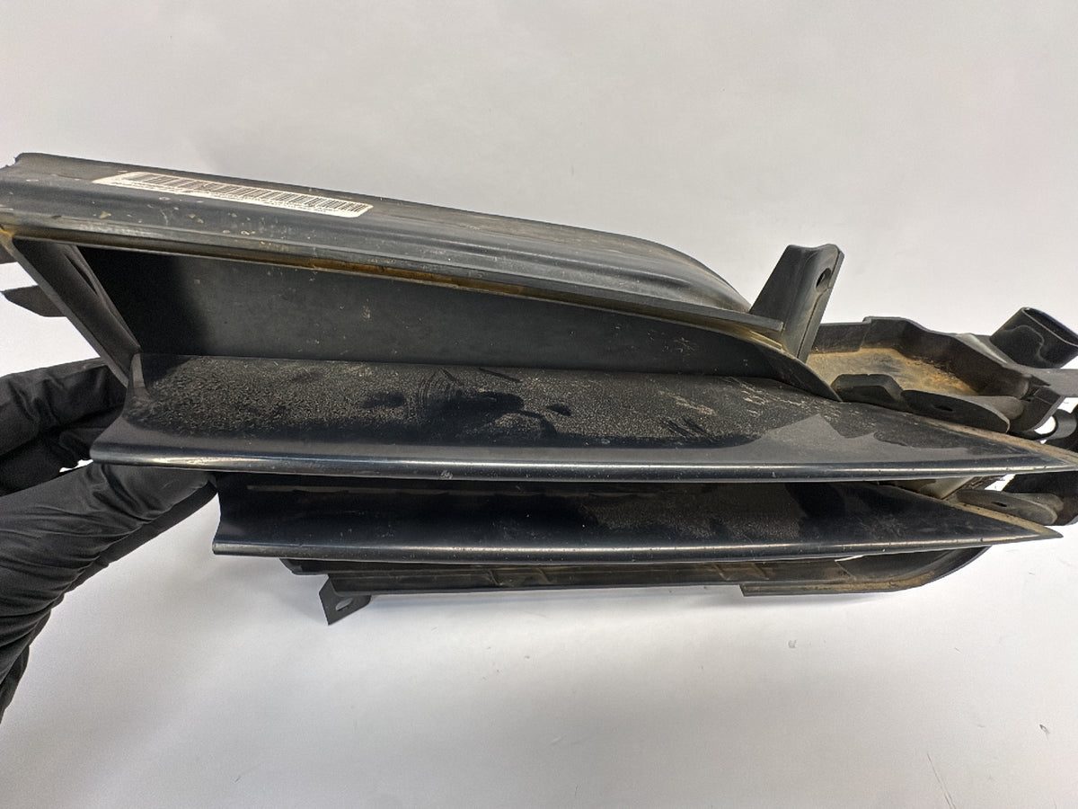 2013 Tesla Model S Active Louvre Right 1007269-00-D