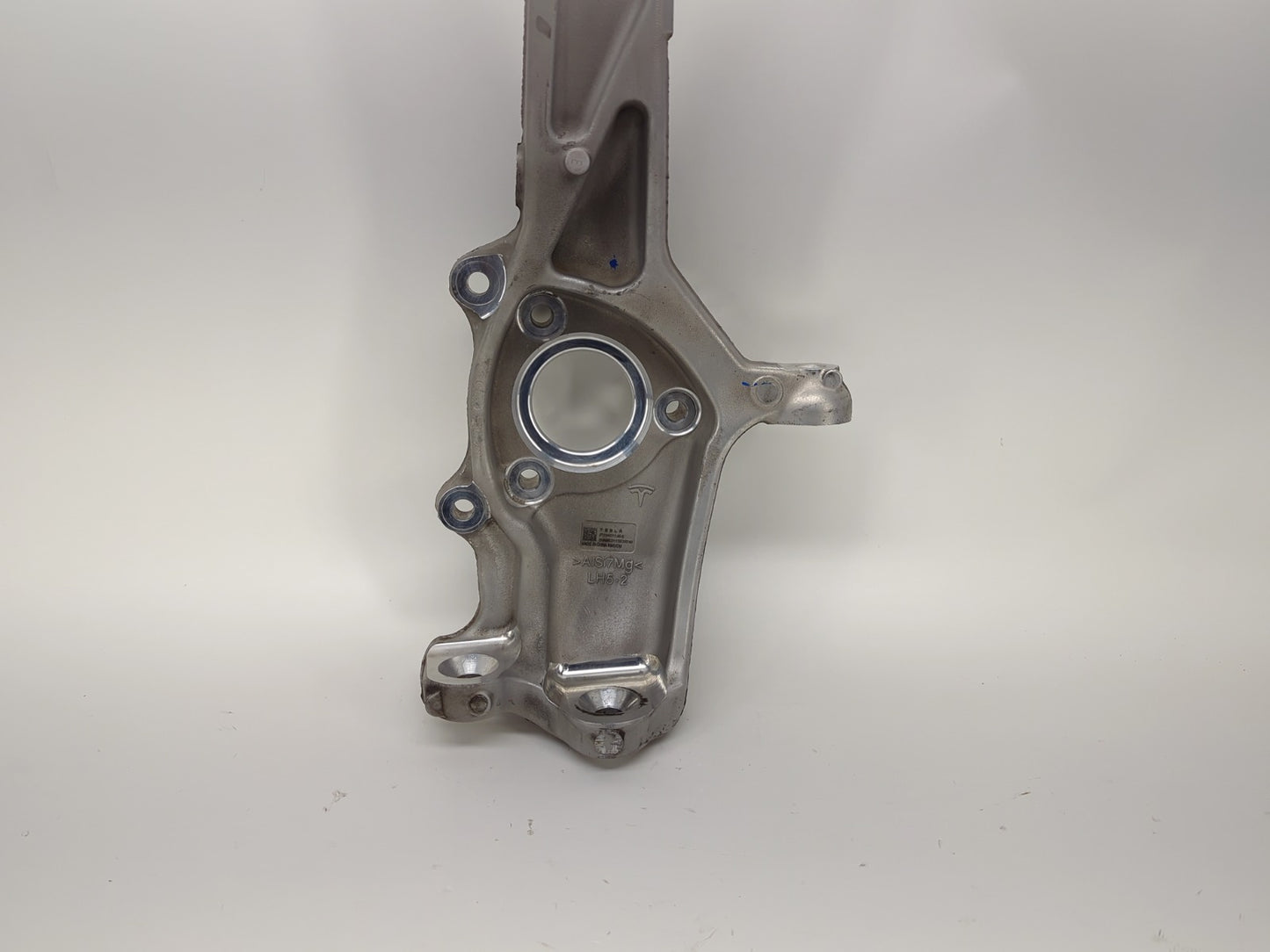2022-2023 Tesla Model 3 Front Left Knuckle 1044311-00-E