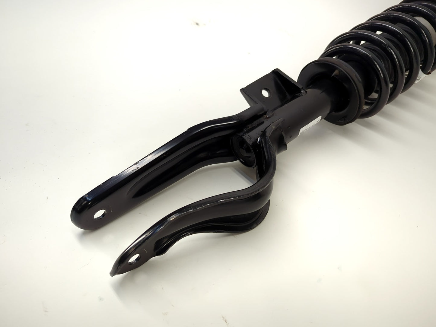 2022 Tesla Model 3 Front Right Strut Absorber Sport 1044368-00-G