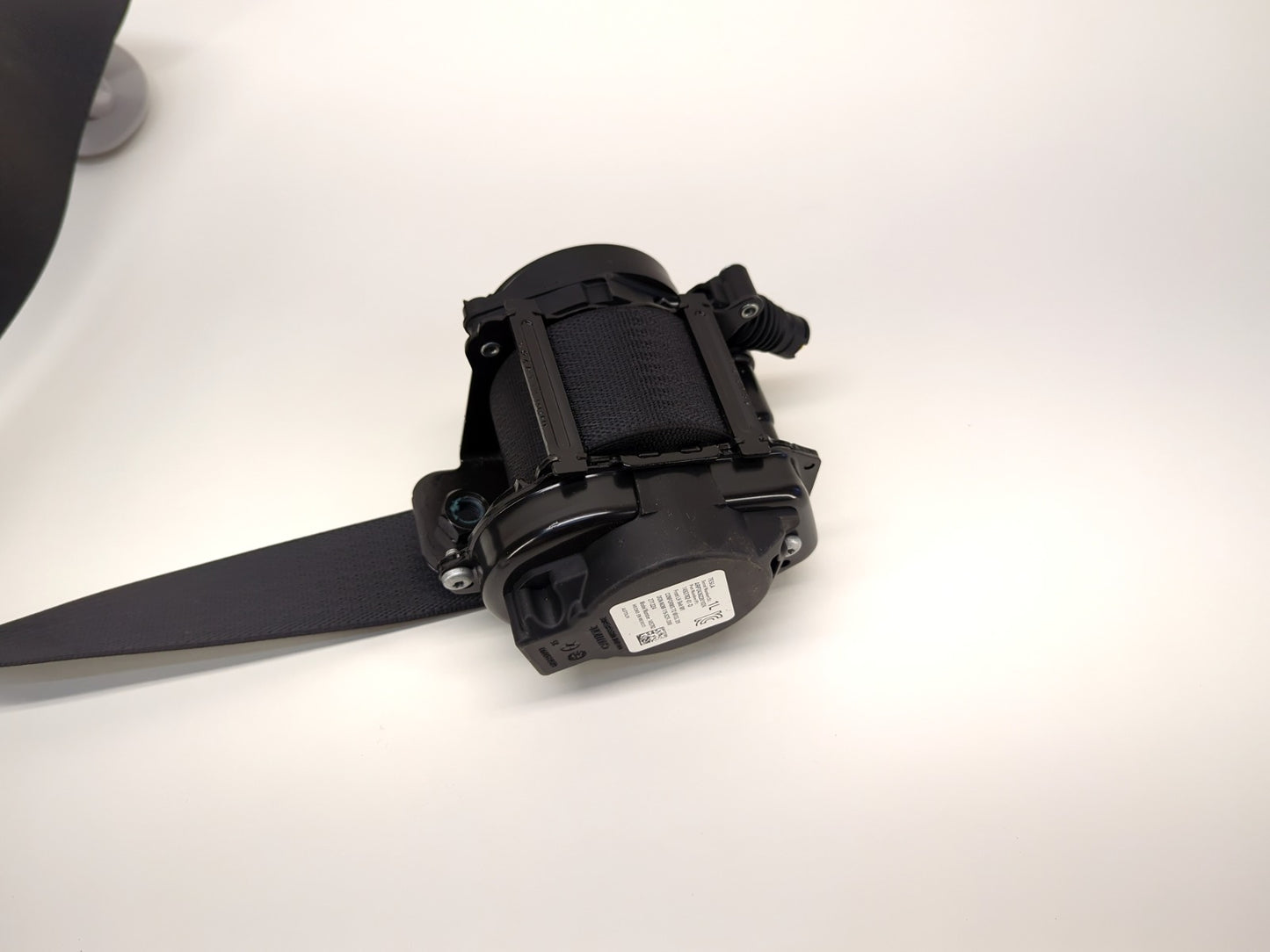 2023-2025 Tesla Model Y Front Left Seat Belt w Prentensioner 1493782-01-D