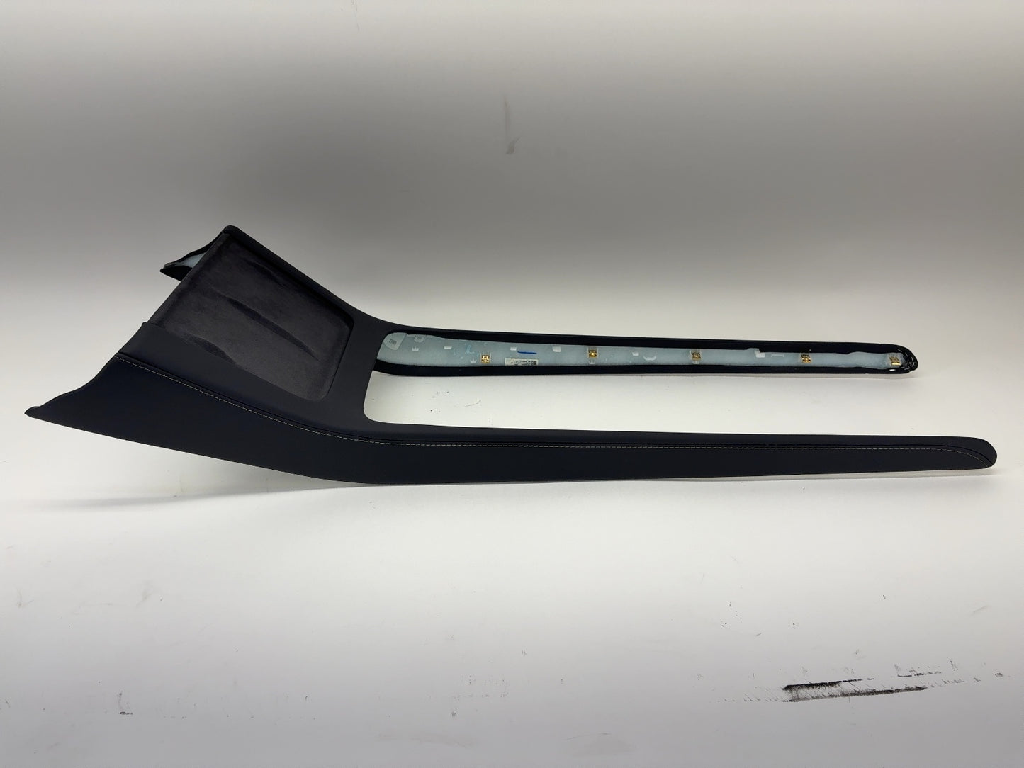 2025 Tesla Model Y Center Console 2.0 Trim 1755541-00-B