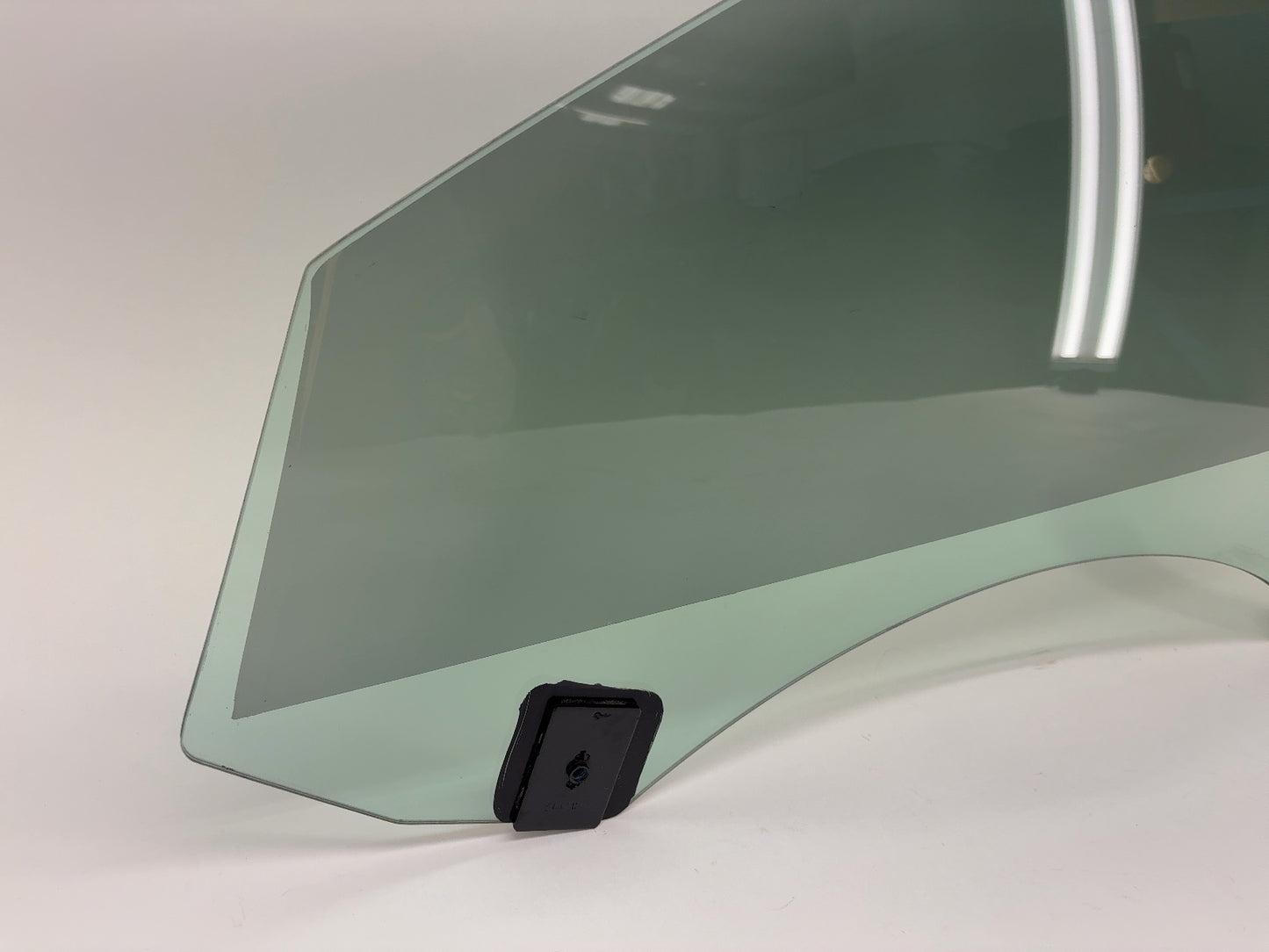 2021-2024 Tesla Model 3 Front Left Door Glass Laminated 1568570-00-C
