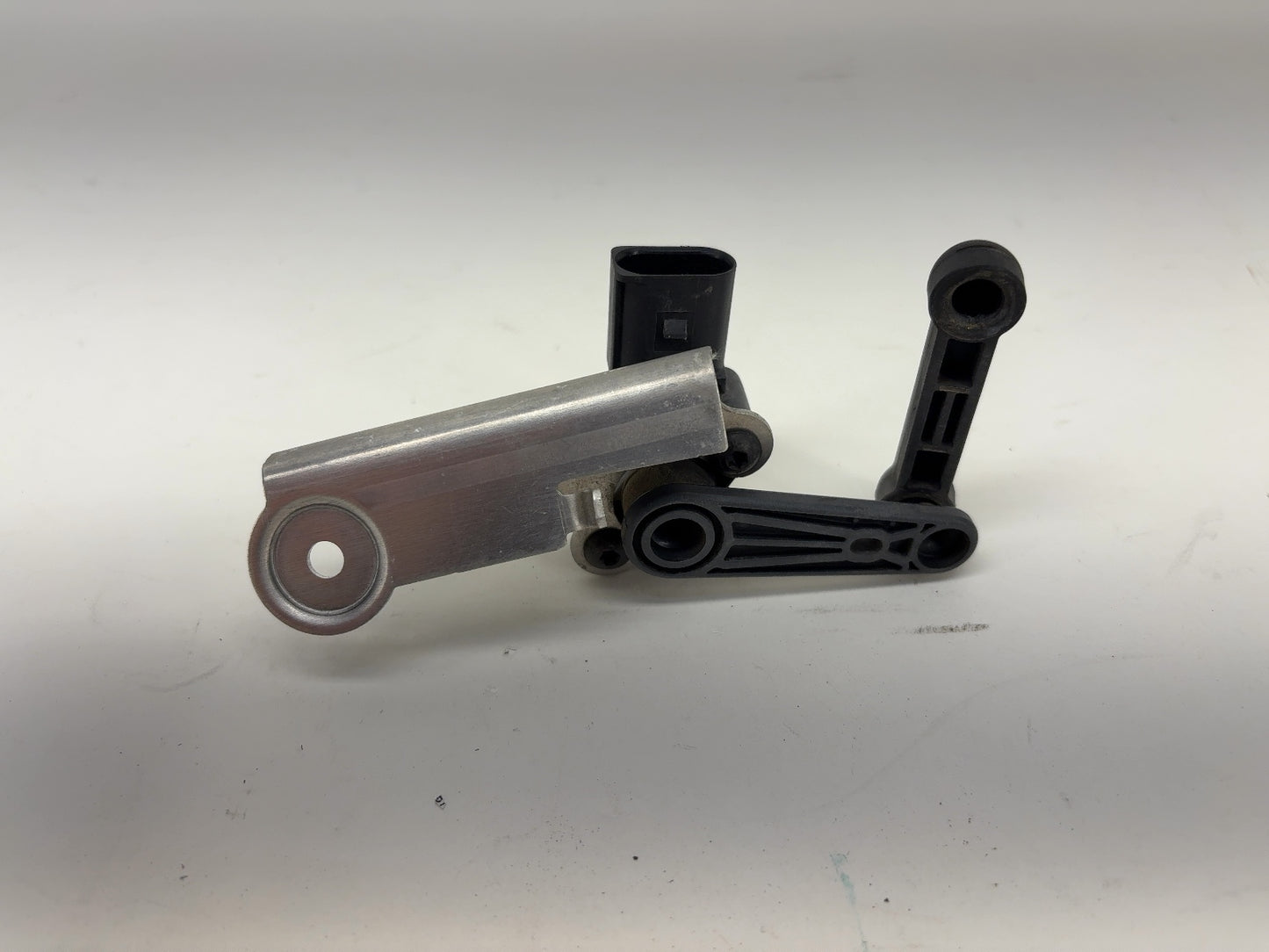 2017 Tesla Model X Front Height Sensor Right 1027946-00-A