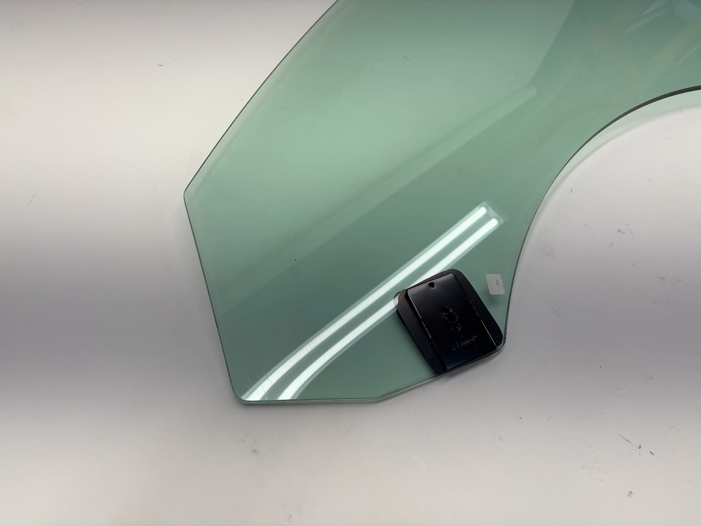 2021-2024 Tesla Model 3 Front Left Door Glass Laminated 1568570-00-C