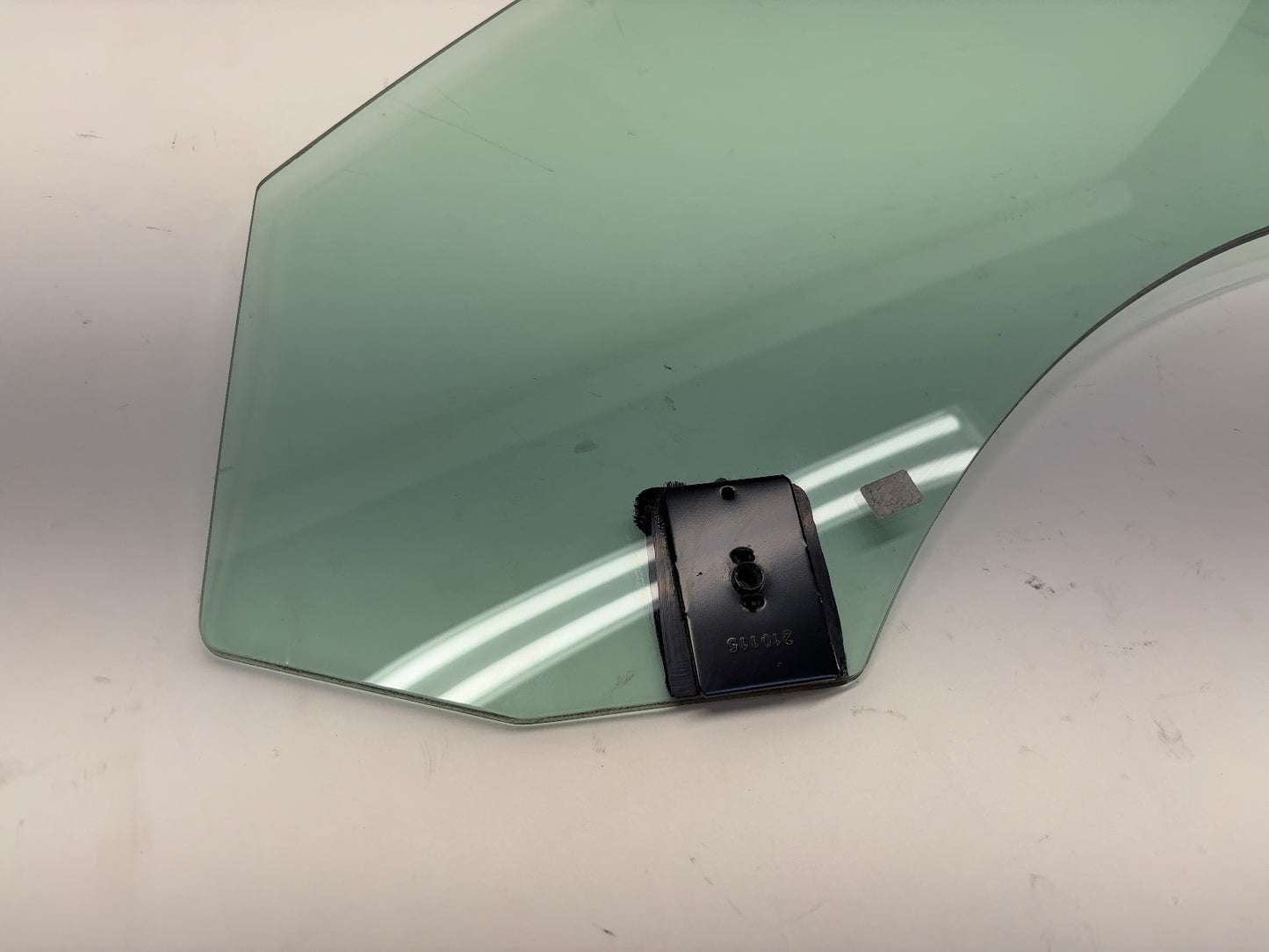 2021-2024 Tesla Model 3 Front Left Door Glass Laminated 1568570-00-C