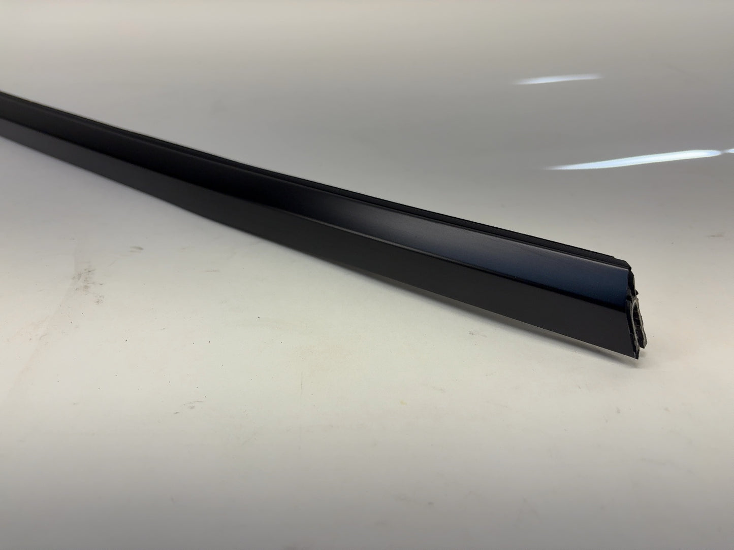 2024 Tesla Model 3 Highland Front Right Door Belt Molding 1873572-99-A